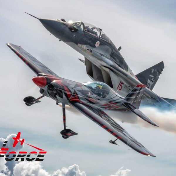 Ręcznik samolot MiG-29 z " FULL FORCE" - Artur Kielak